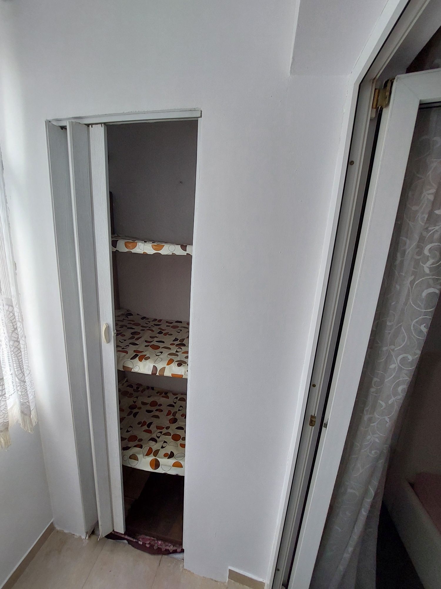 Inchiriez apartament 2 camere