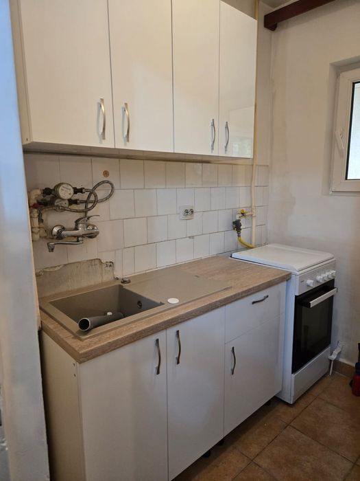 Garsoniera de închiriat  în piață cipariu