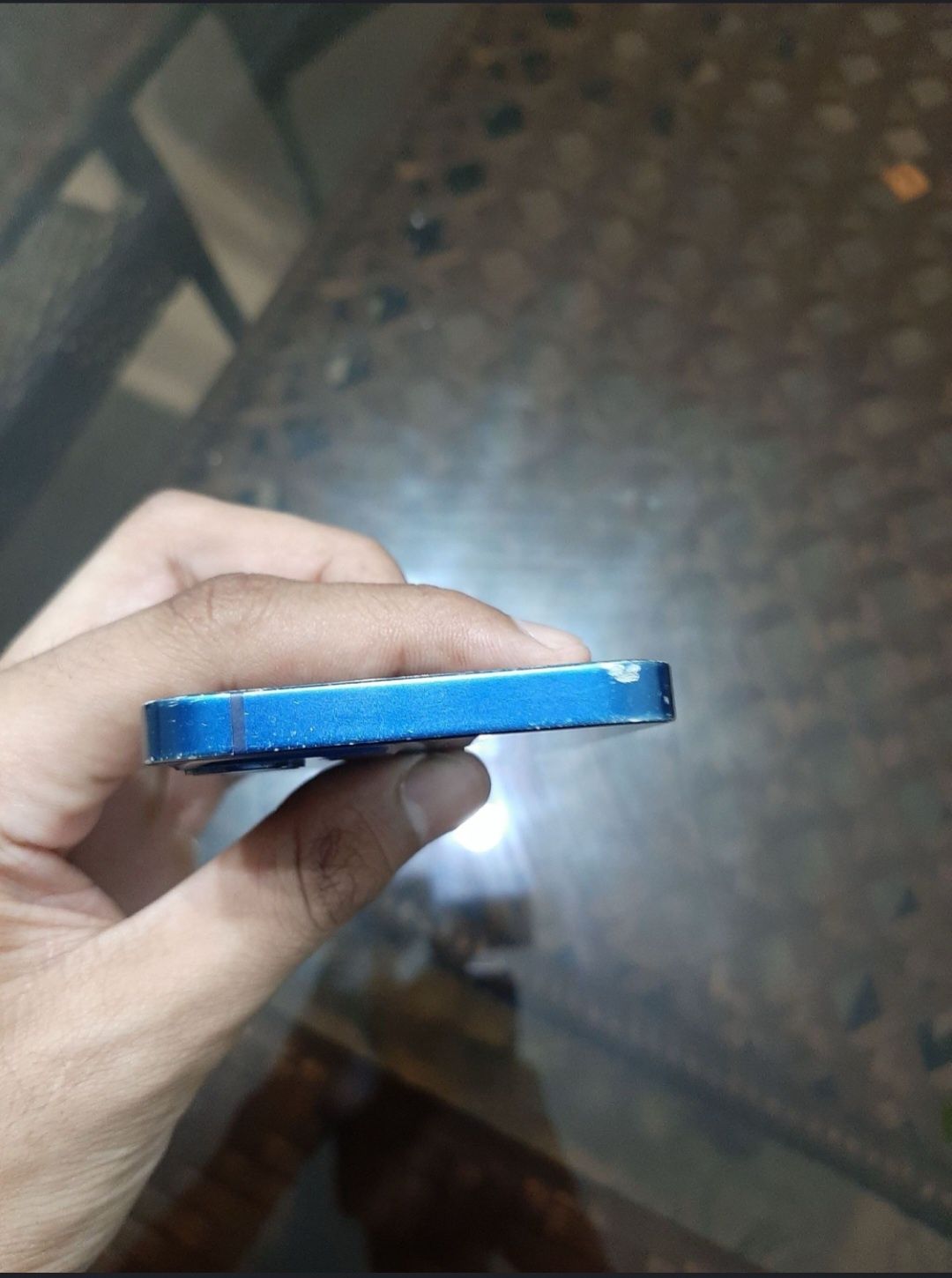 Xs narxida iphone 12 mini holati oʻrtacha aybi chaqa chuqalari