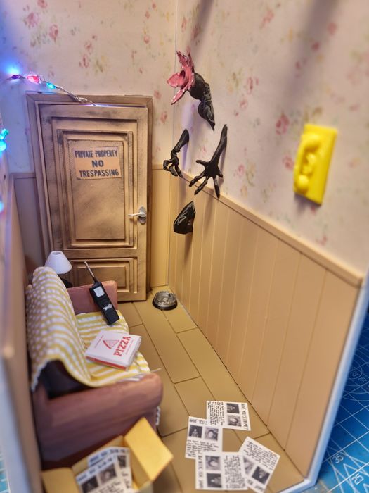 Booknook, декорация за библиотека Stranger Things