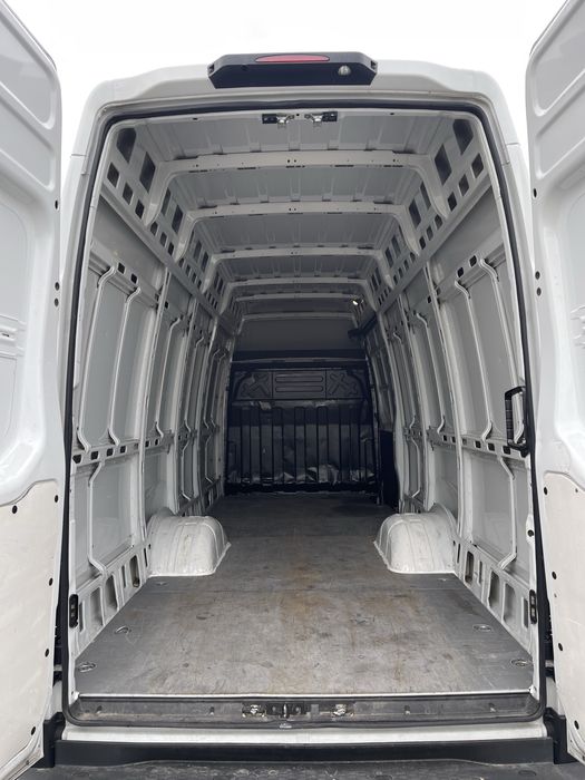 Inchirieri Dube/ Inchiriez Duba Cutie Automata Iveco Daily Fara Sofer