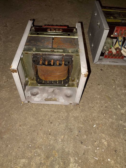 Трансформатори 12/240 волта