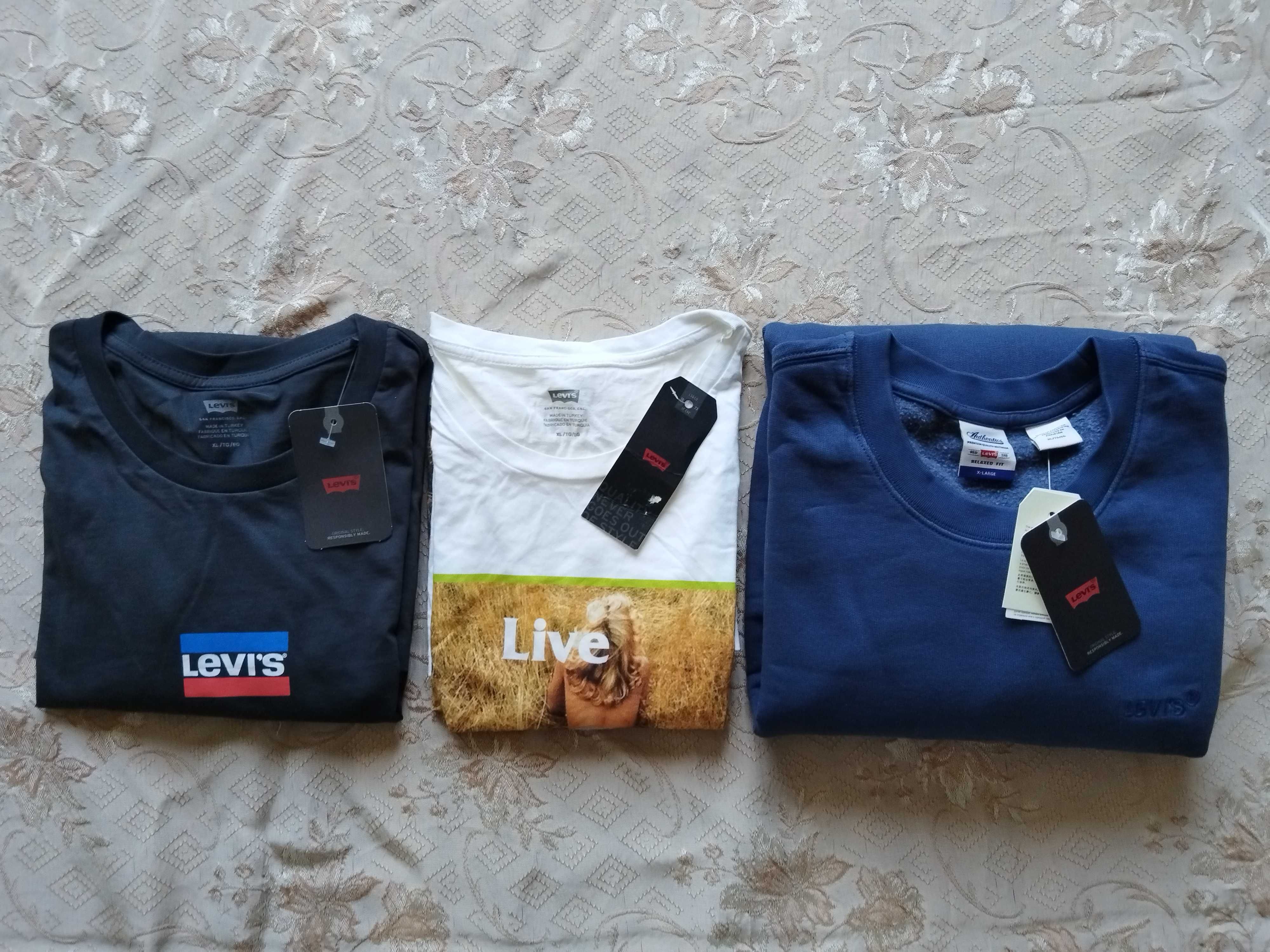 Мъжки блузи Levi's - размер XL/XXL