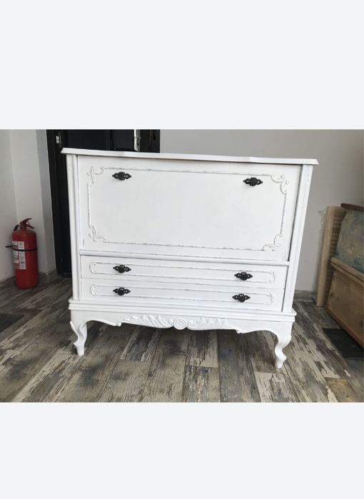 Comodă albă din  lemn