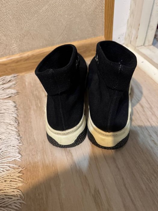 Женские кроссовки