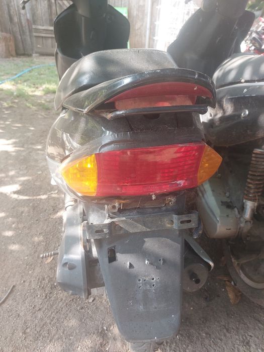Vând  scuter cu acte 1500