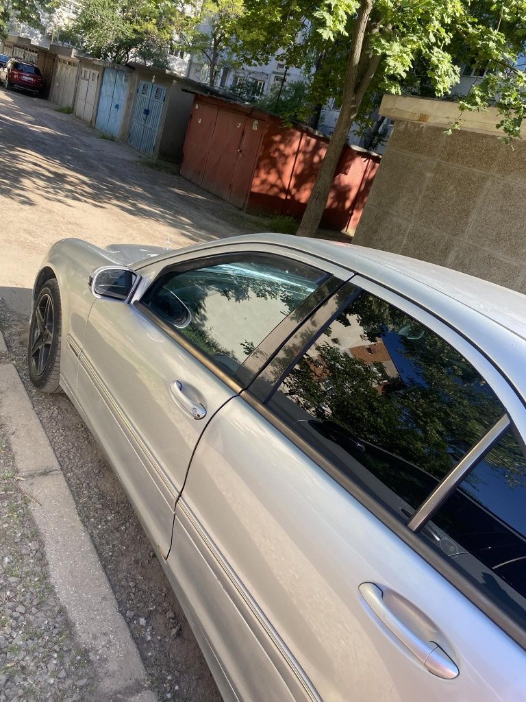 Vand Mercedes c220