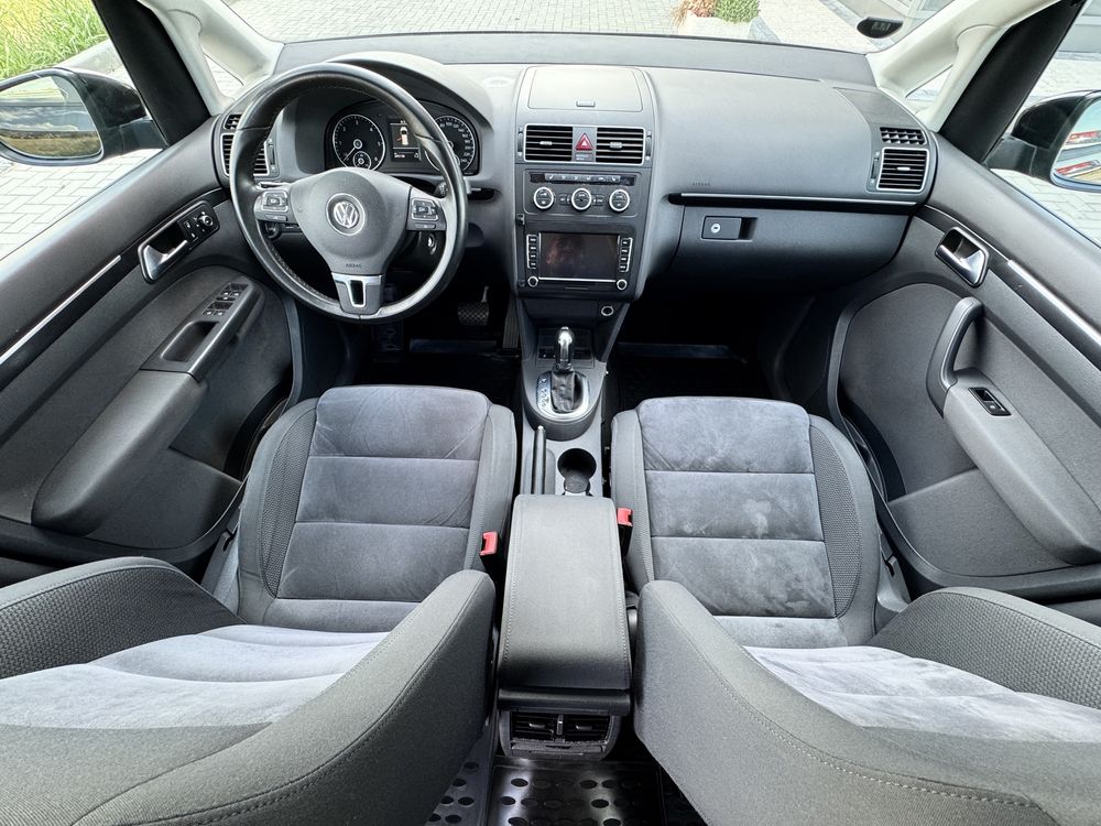 VW Touran 2.0 TDI 140к.с 6+1 / HIGHLINE / DSG / NAVI