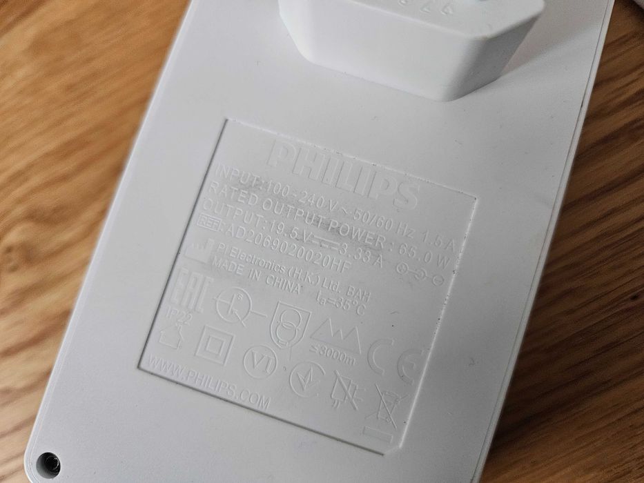 alimentator epilator PHILIPS 19V 3.33A  65W