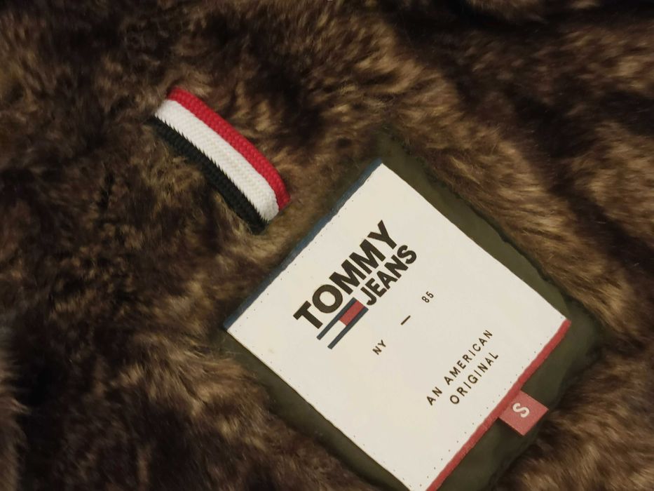 Geaca captusita cu blana Tommy Hilfiger