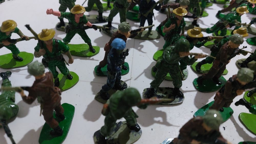 soldat soldați soldaței plastic