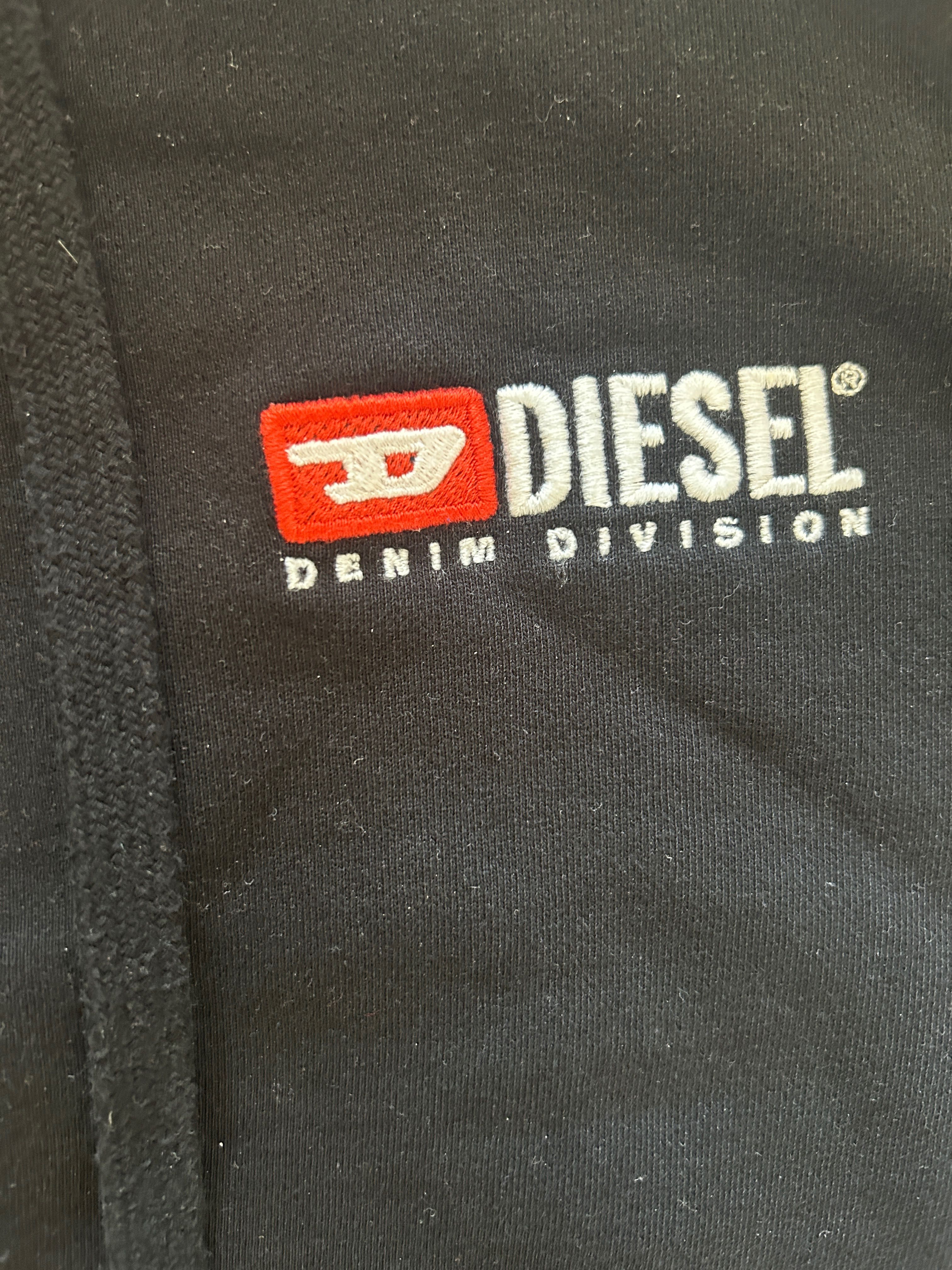 Vând hanorac diesel