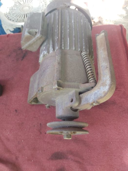 Motor electric trifazat