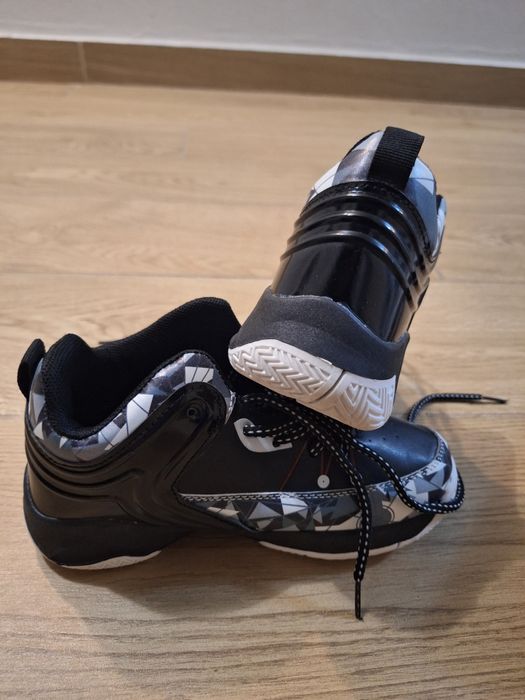 Ghete noi , tip baschet , mărimea 34