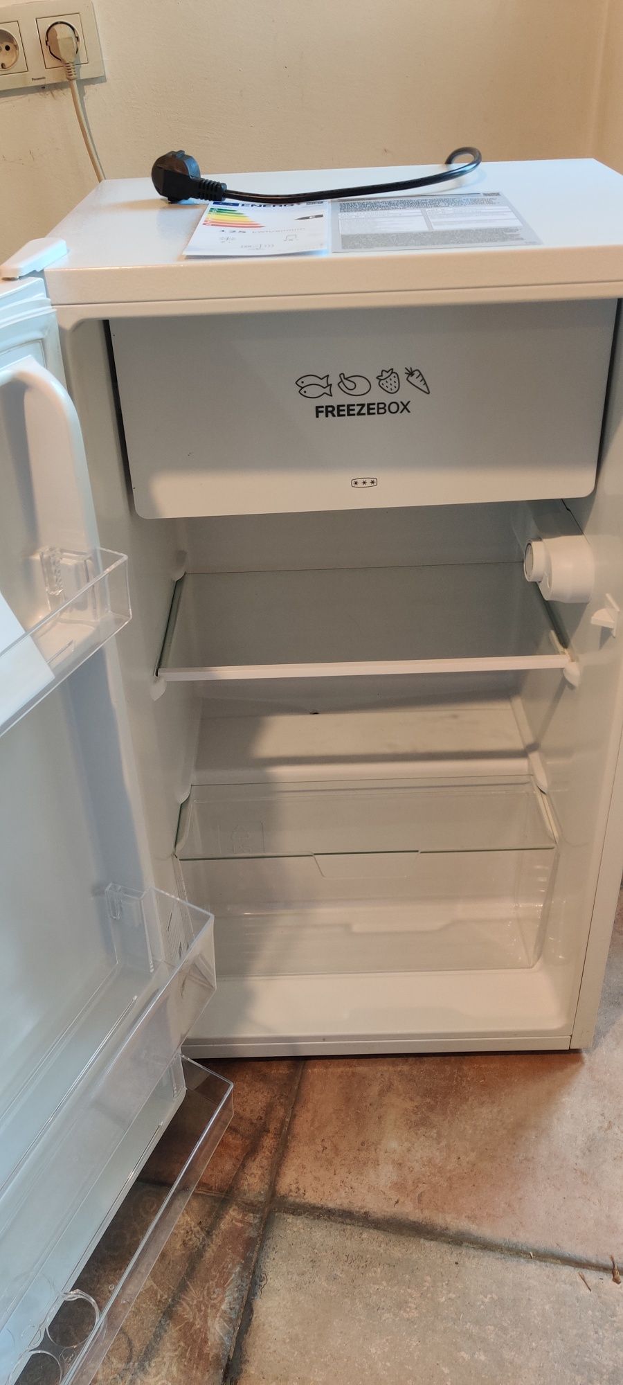 Продавам хладилник Gorenje модел RB39EPW4
