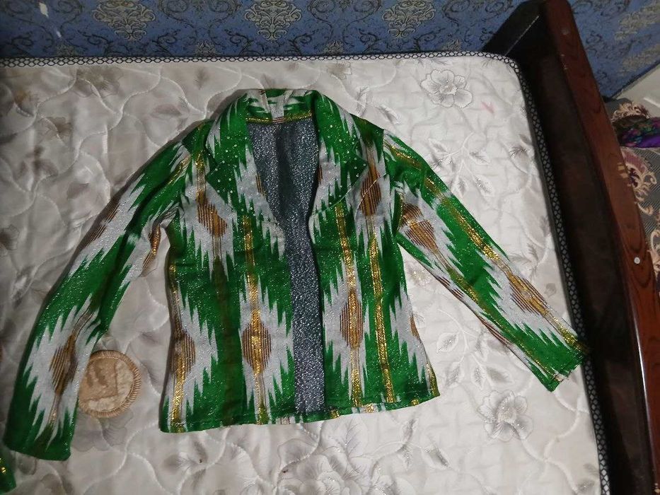 Женская одежда Адрасдан тикилган тройка