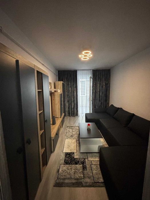 Vand garsoniera moderna, Pitesti et 1, recent renovata.