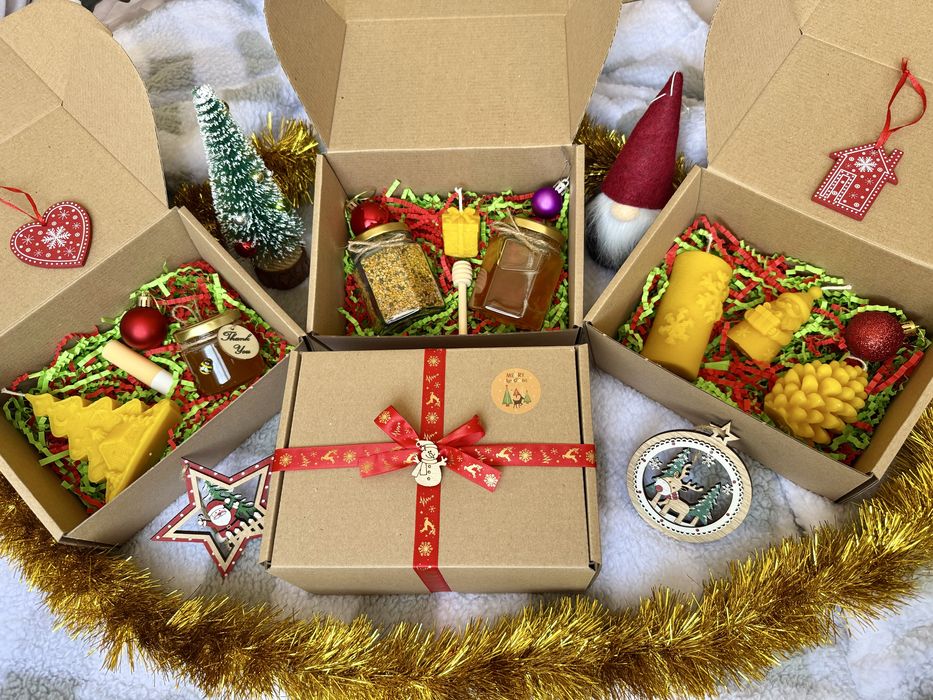 Подаръчни коледни кутии - с восъчни свещи и натурални пчелни продукти