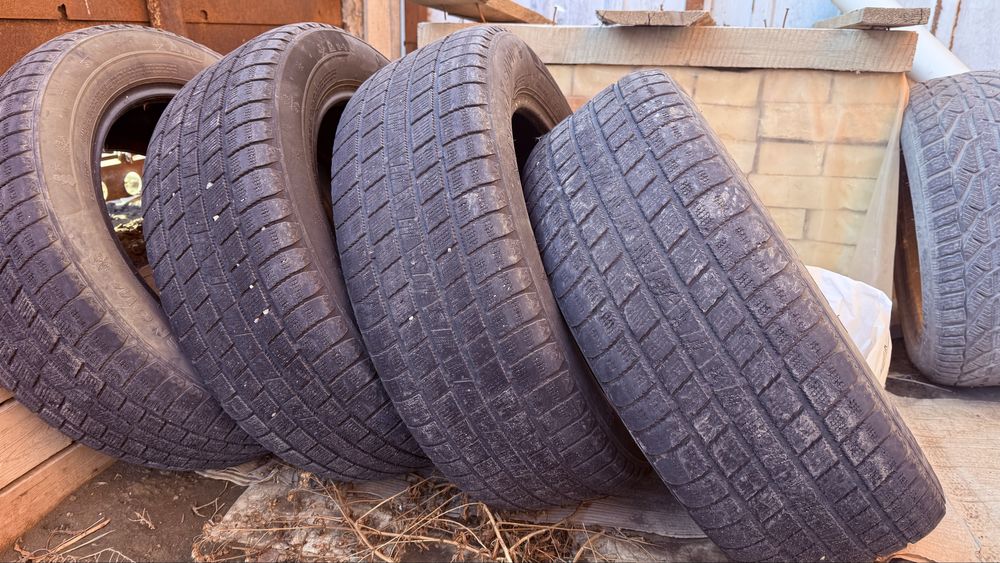 Зимние шины размером 235/60/18