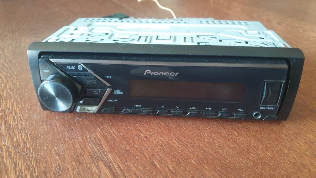 Авто плеър радио музика за кола Пайнер Pioneer USB AUX Bluetooth