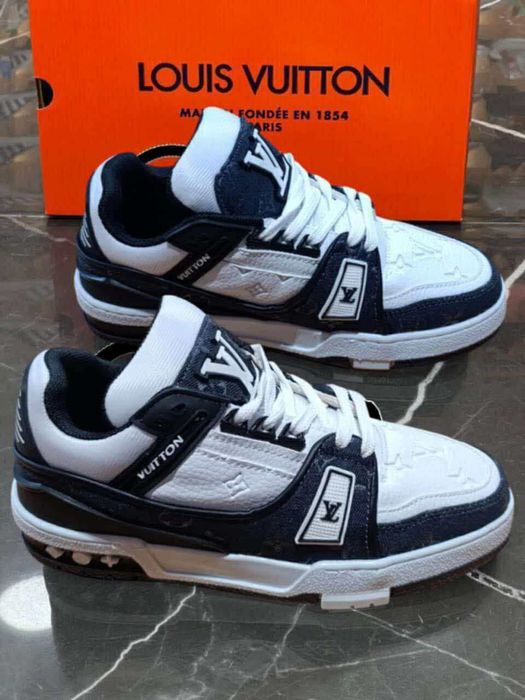 adidasi Louis Vuitton
