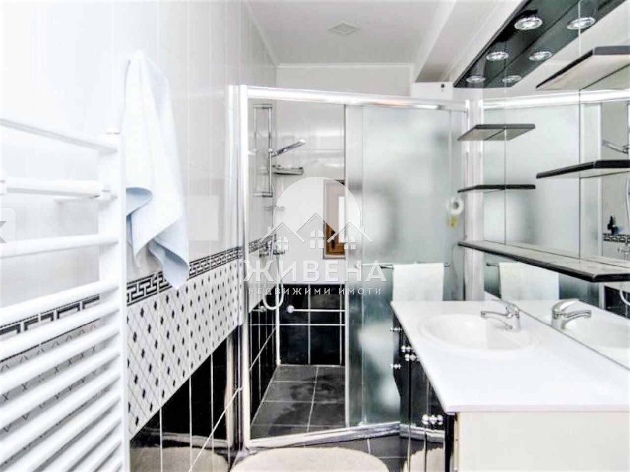 Продава се Къща в с. Кичево, Област Варна - 208 кв.м за 1275 €/кв.м - Снимка #11