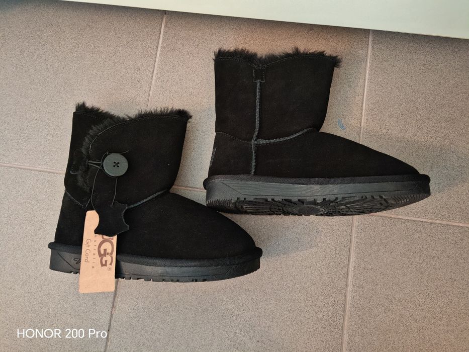 Ghete stil UGG, noi cu eticheta, din piele, negre, marimea 37