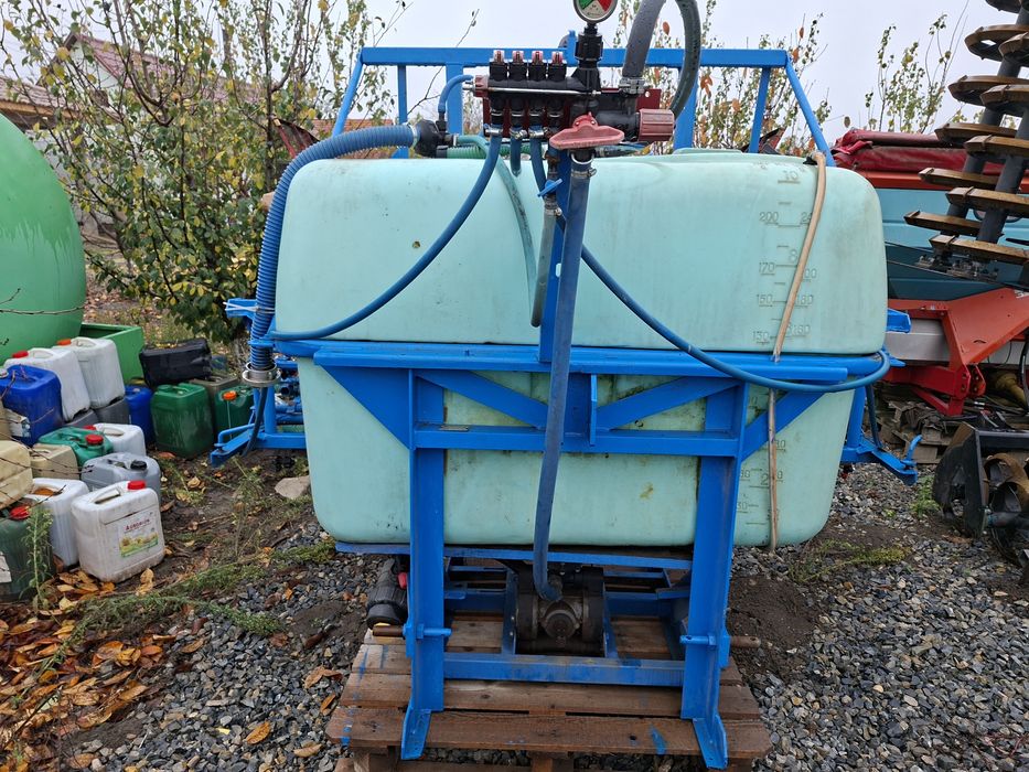 Instalatie de erbicidat berthoud  14m  1000litri  met ,erbicidator
