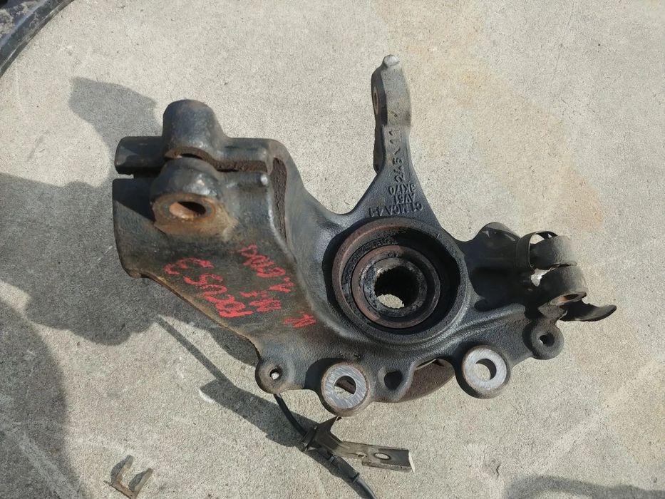 fuzeta dreapta fata 1.6 tdci  ford focus 3