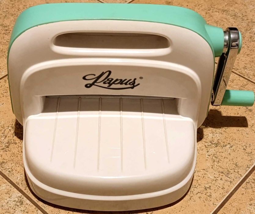 Щанци за скрапбукинг