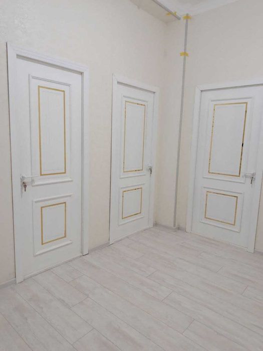 Уй сотилади.16 қаватли уйнинг 2 қаватида