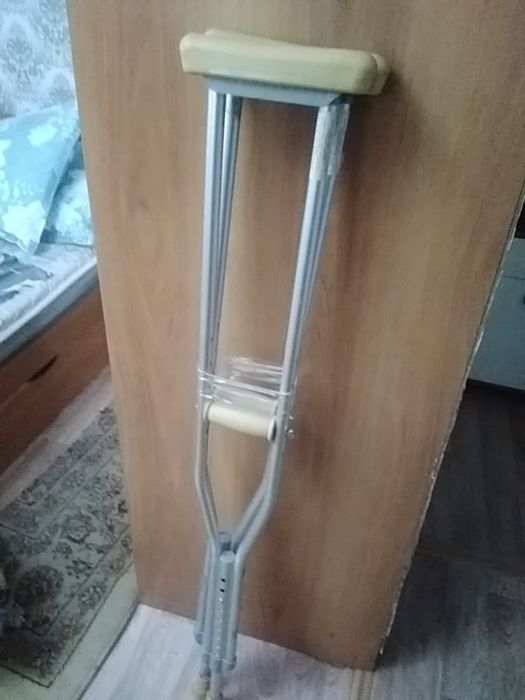 Продам  костыли.