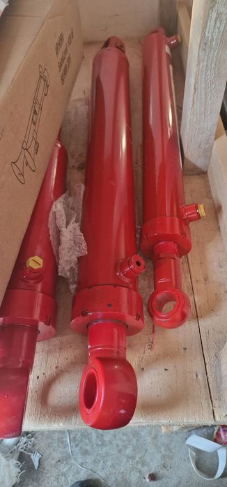 Cilindru hidraulic plug  reversibil cupa etc .crapator lemne noi toată