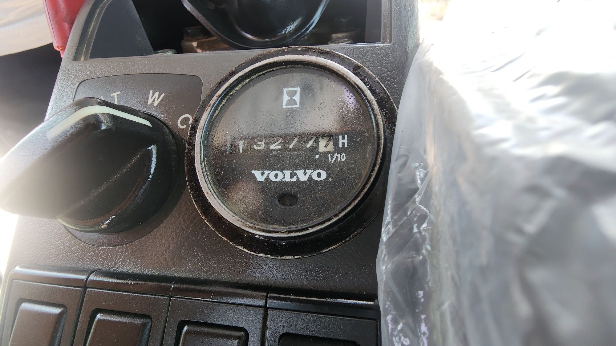 Ekskavator Volvo EW145B 2014 yil sotiladi
