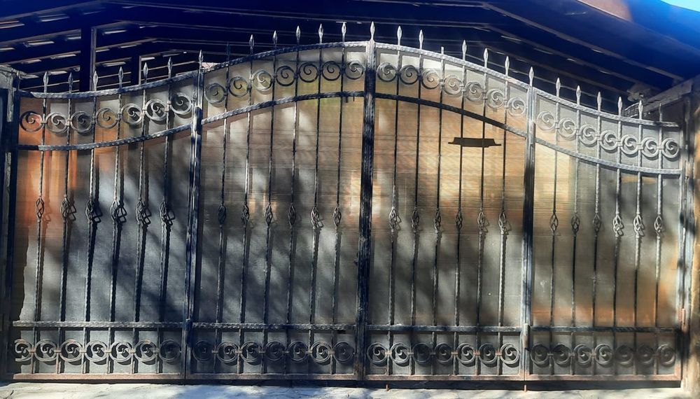 poarta fier forjat model deosebit