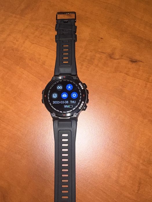 Смарт часовник супер удобен и стилен.