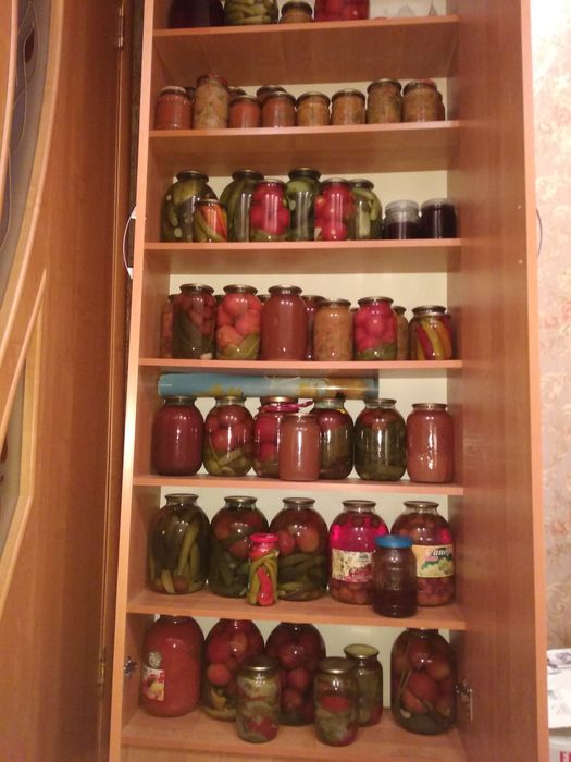 Продам соленья огурцы помидоры 1500 тенге