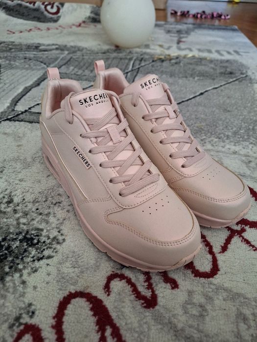 Skechers nou 40. .