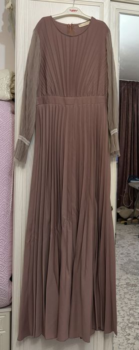 Продам платья.  В идеальном состоянии.