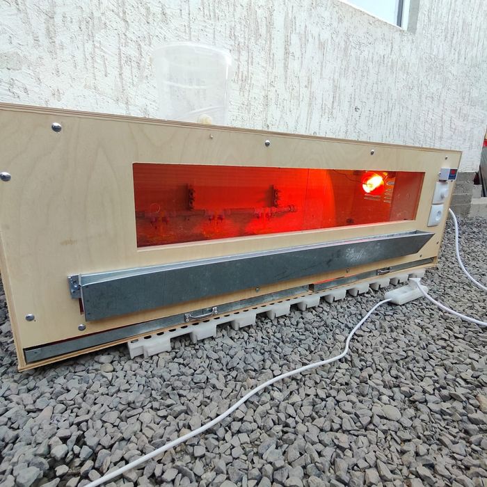 Брудеры для цыплят, разных размеров, и видов