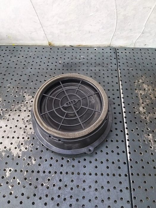 Boxa audi stanga spate audi q3 8u