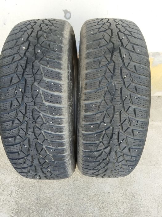 Vand 2 cauciucuri iarna