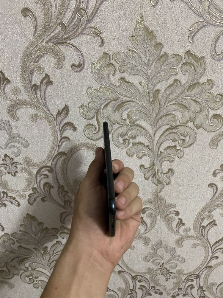Iphone 7 ideal.