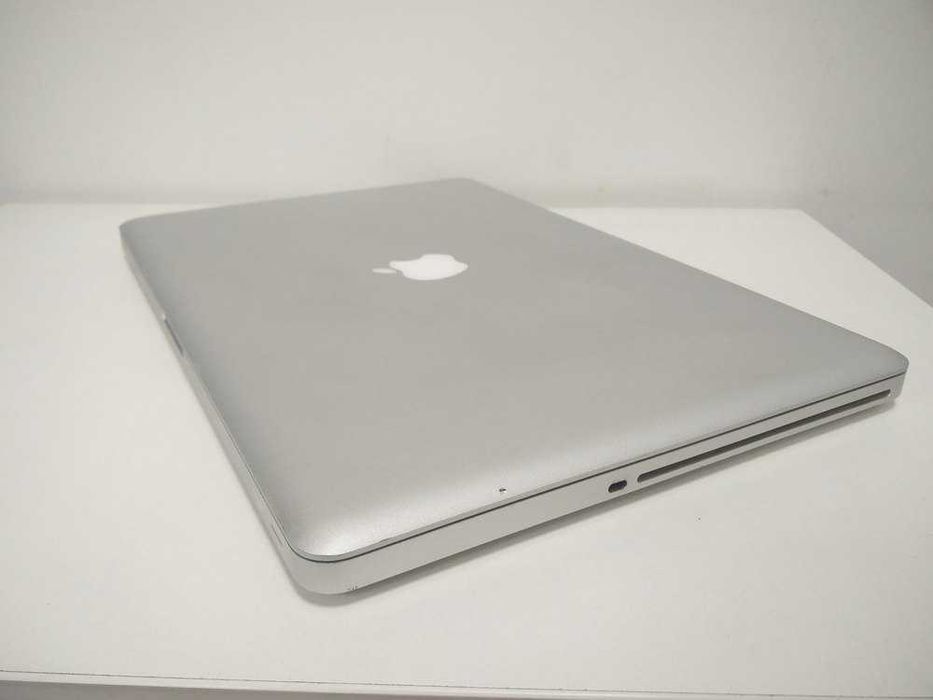 Laptop core i5 - Apple Macbook A1286 - functional,instalat