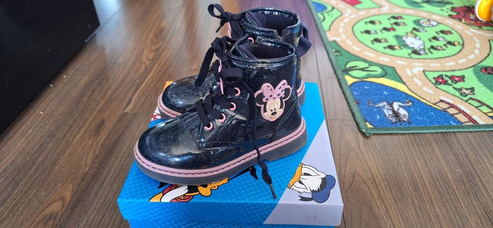 Кокетни лачени ботушки Minnie