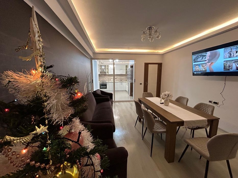 Inchiriere apartament 3 camere,zona Coresi