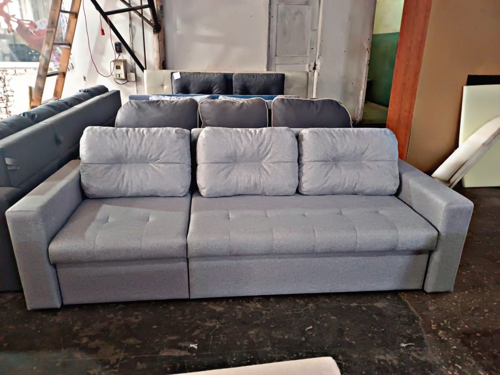 Прямой диван с доп секцией
