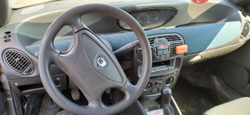Lancia ypsilon 1.2i