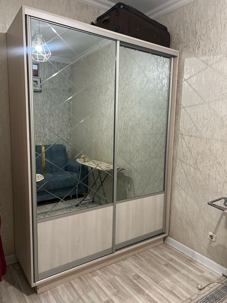 Продам шкаф купе дешева
