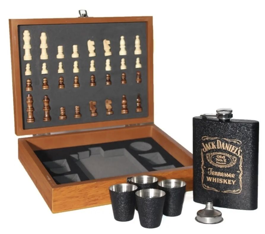 Подаръчен комплект Шах Jack Daniels флакс за алкохол+чашки/фунийка